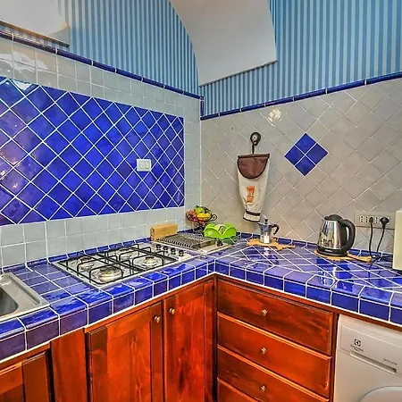 Sleeps 2 Pool Air Con * Praiano
