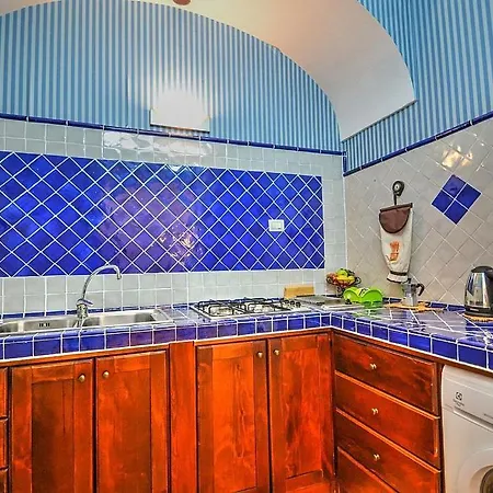 Vakantiehuis Sleeps 2 Pool Air Con